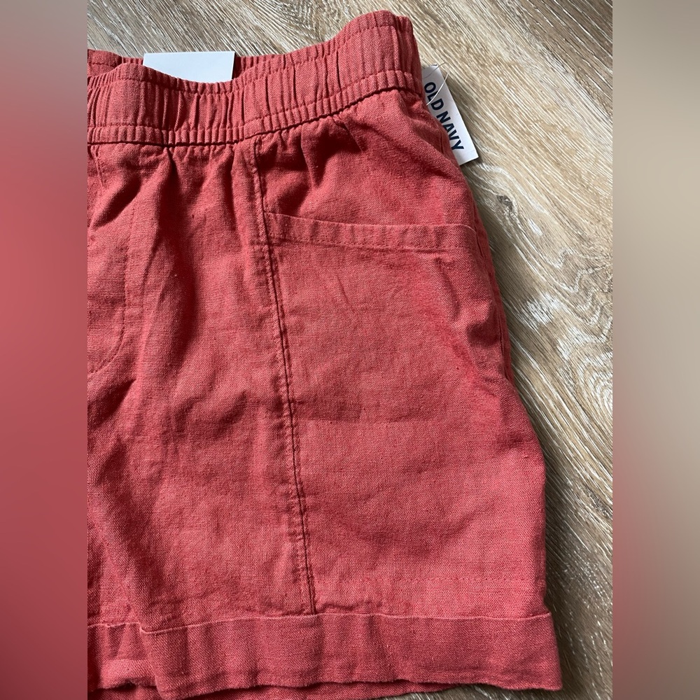 NWT Old Navy High-Waisted linen-blend shorts. 3.5” inseam. Size medium (8/10) - Picture 2 of 6